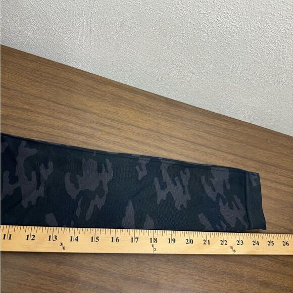 Spanx look at me now camo leggings women’s size small gray - Picture 8 of 8